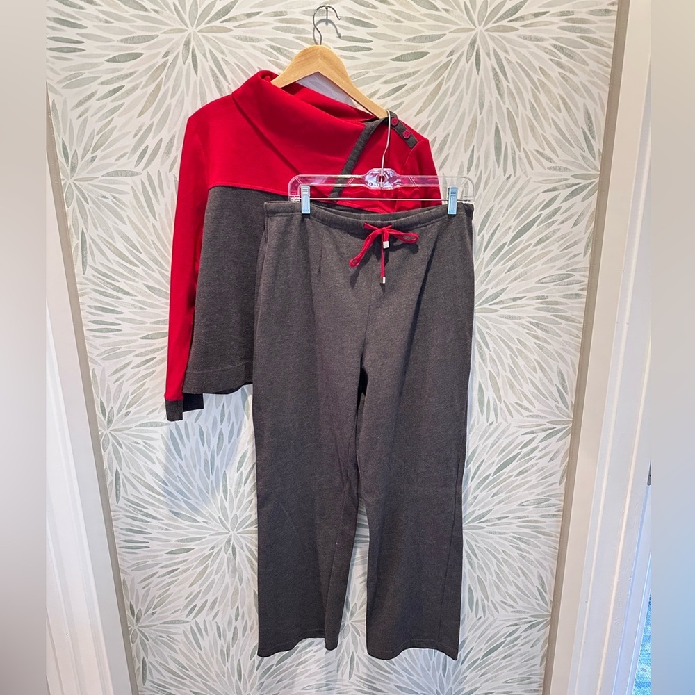 Crazy Horse Women's Gray & Red Knit Lounge Set Long Sleeve Shirt Pants M/L